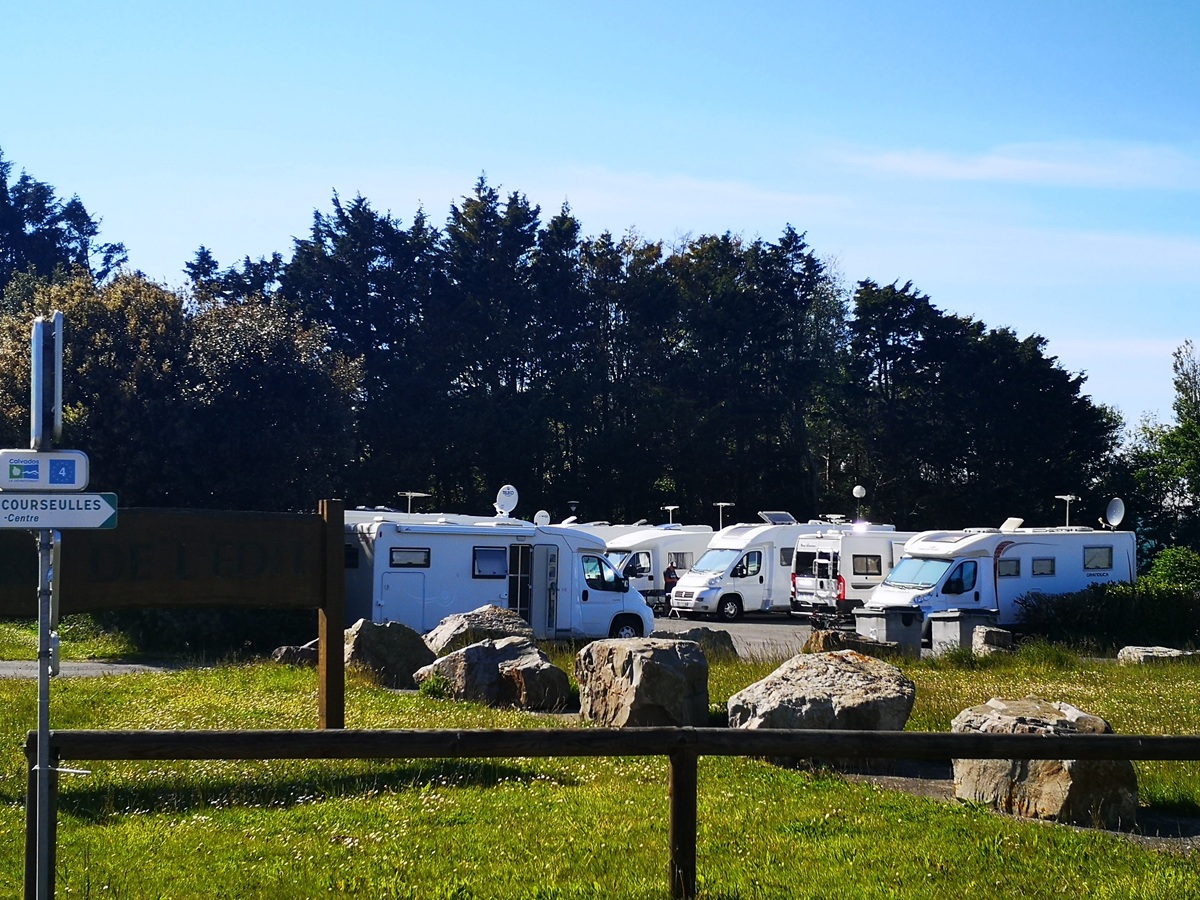 Nathalie PapouinCOURSEULLES_AIRE-DE-CAMPING-CARS-PARC-DE-L-EDIT-CREDIT-NATHALIE-PAPOUIN