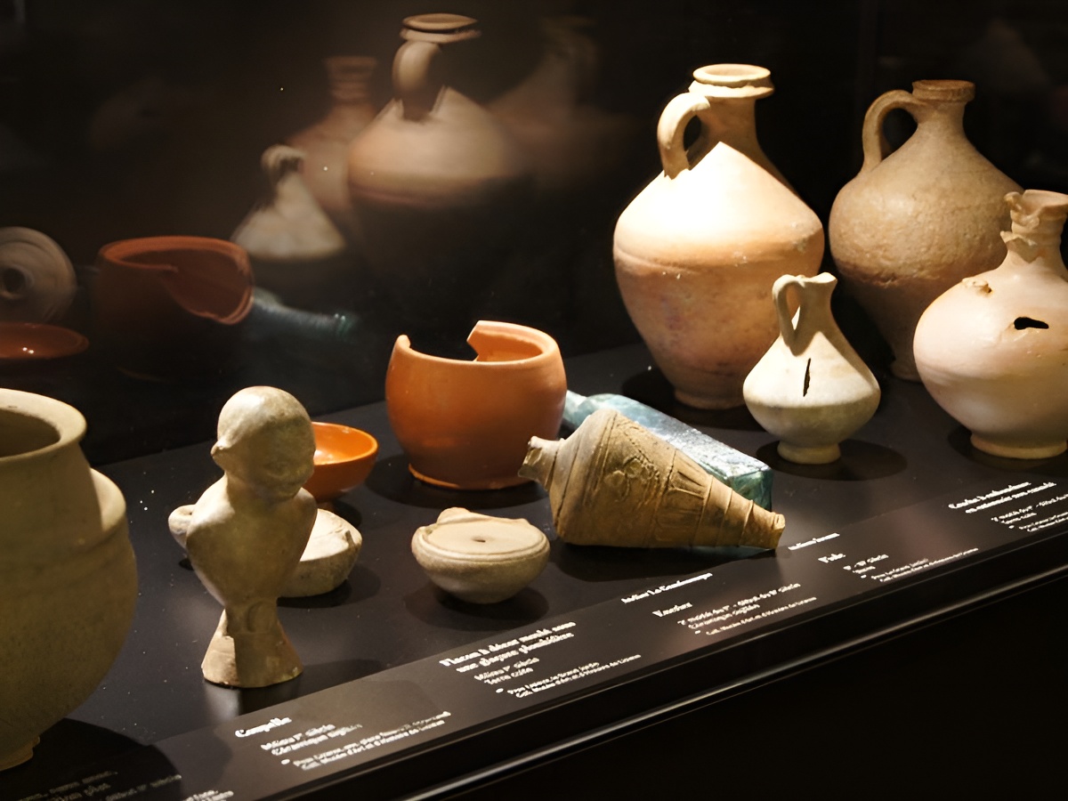 Calvados TourismeDétail du musée d'art et d'histoire de Lisieux