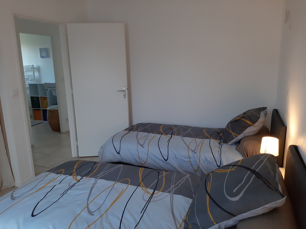 OT Terres de ChalosseDevaux Bidaou - chambre 2lits 1p vers couloir sde