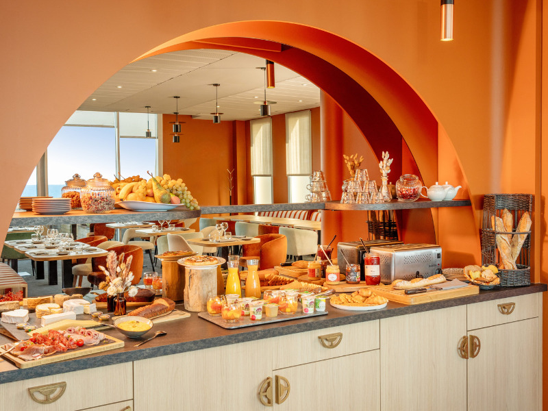 © C LangloisDesign sans titre - o Buffet petit dej Hôtel de la Baie - Thalasso Previthal