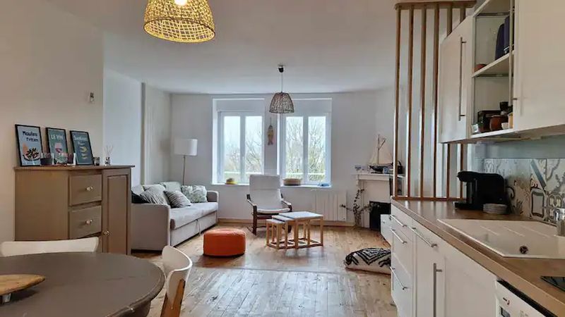 PROPRIETAIREdonville-les-bains-meuble-ollivier-0