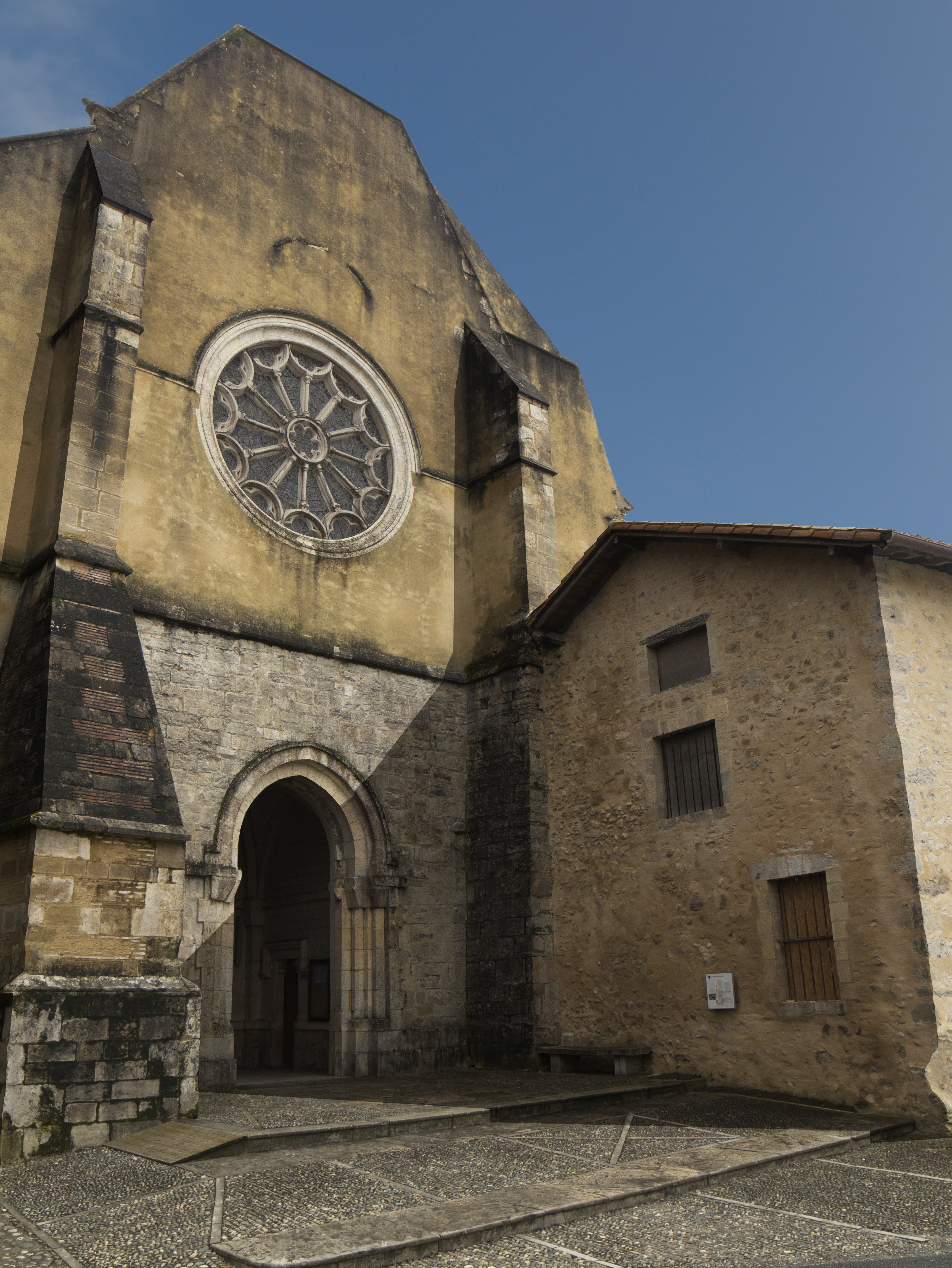 © ElowEglise Abbatiale Saint Jean de Sorde 4