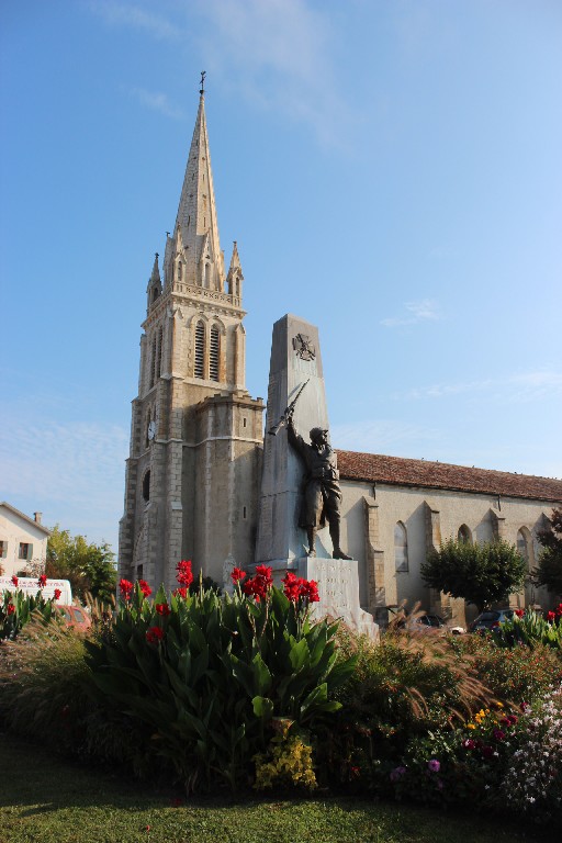 OTPOAEglise et le monument aux morts