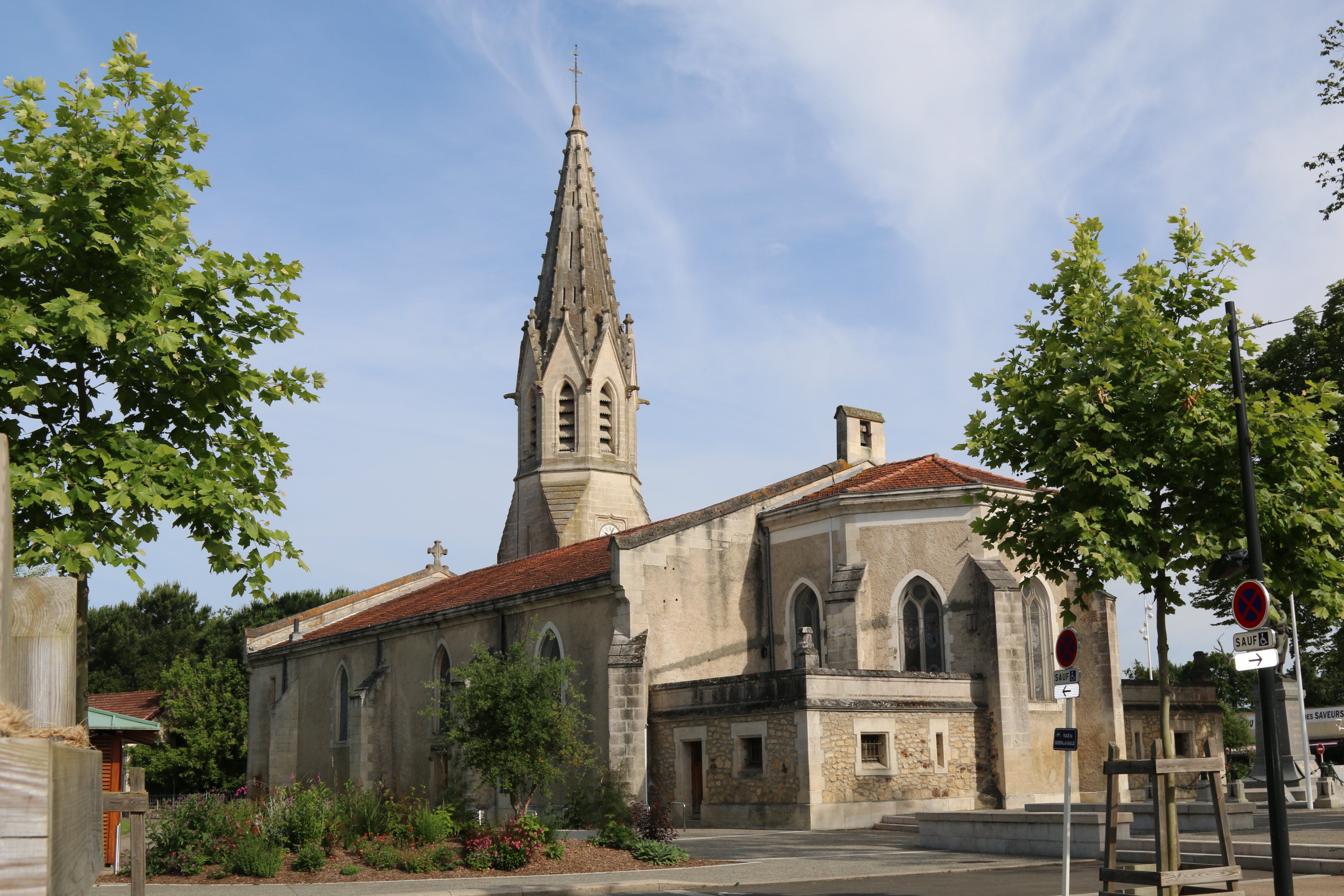 Bisca Grands lacsEglise Saint Martin