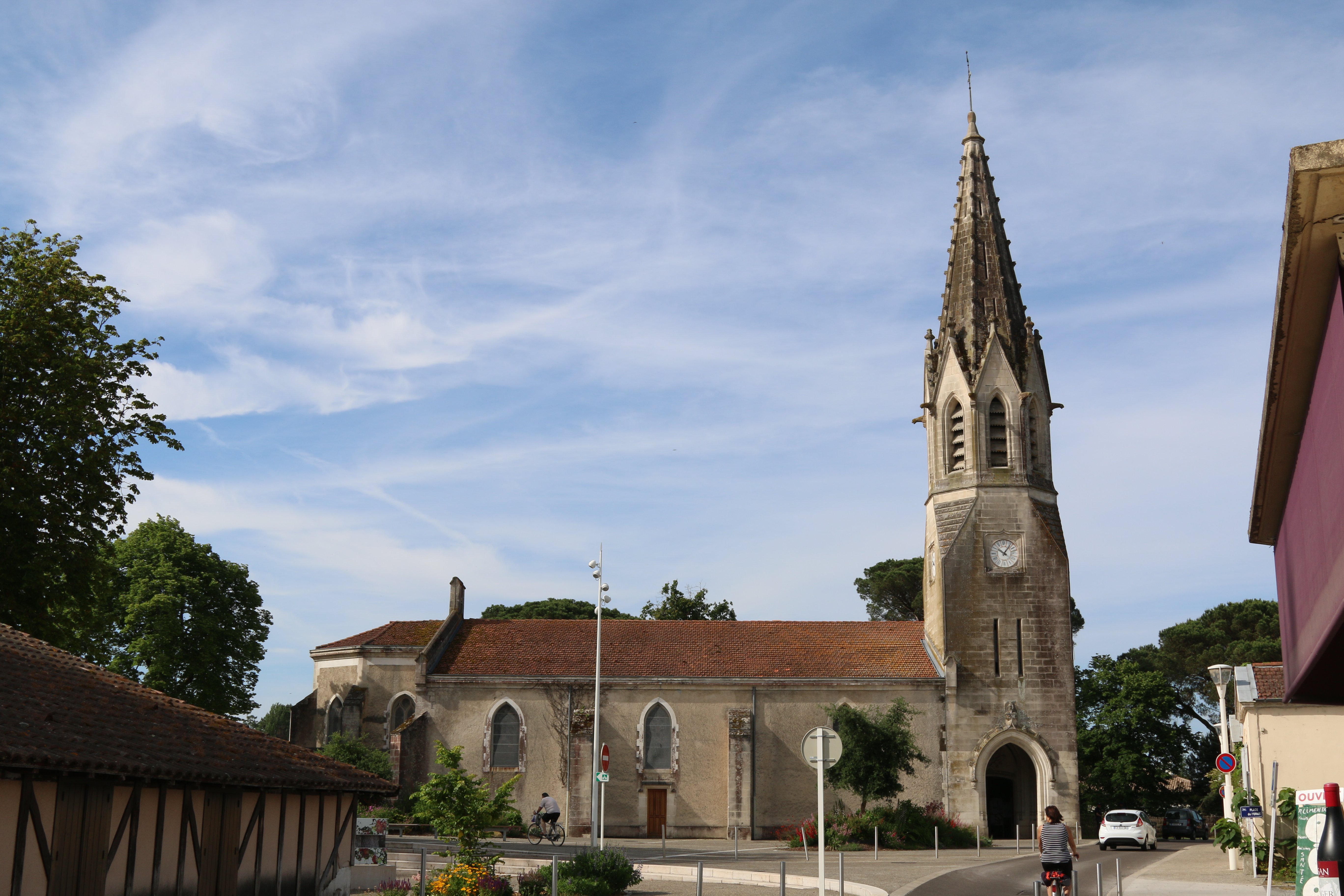 Bisca Grands lacsEglise Saint Martin