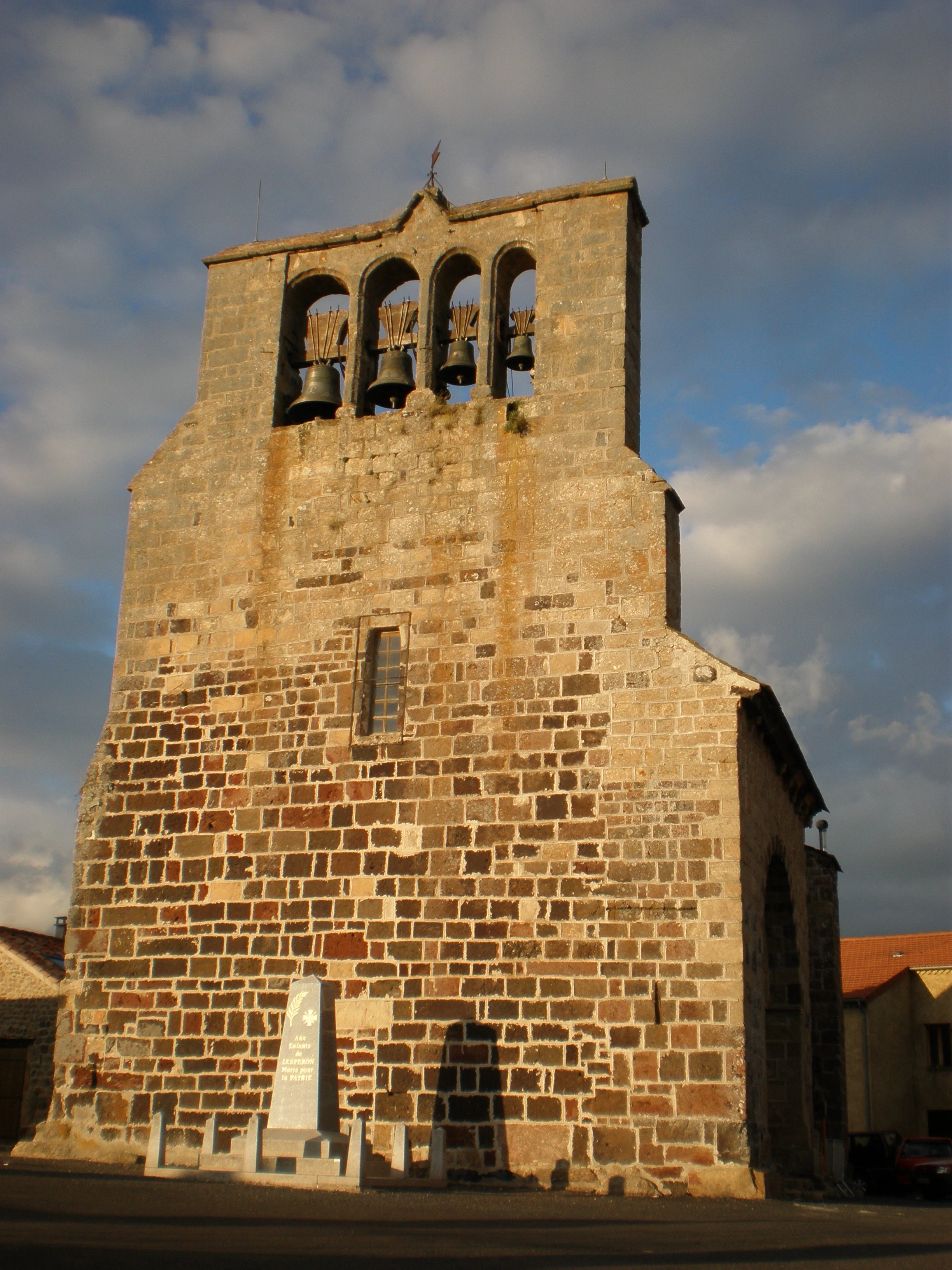 Egliselesperon.JPG