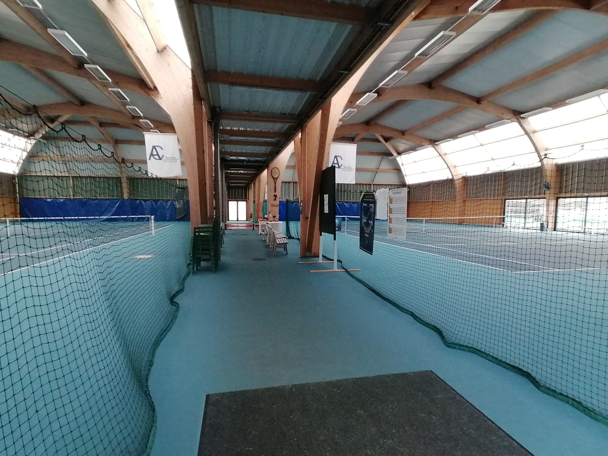 académie de tennisEntrée courts intérieurs