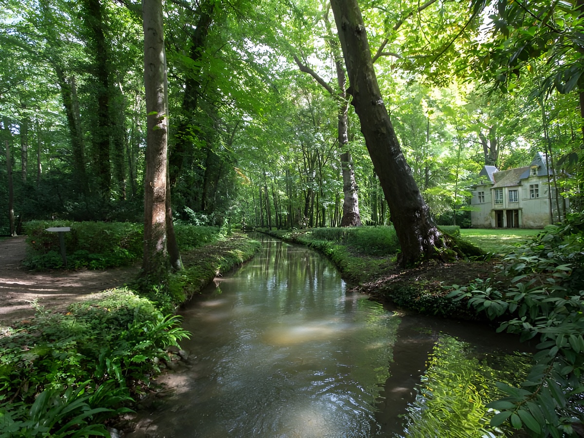 Le parcs et les jardins du château de Canon vus par A Guérin Litosphere - Calvados Tourismefabrique-chateau-mezion-can
