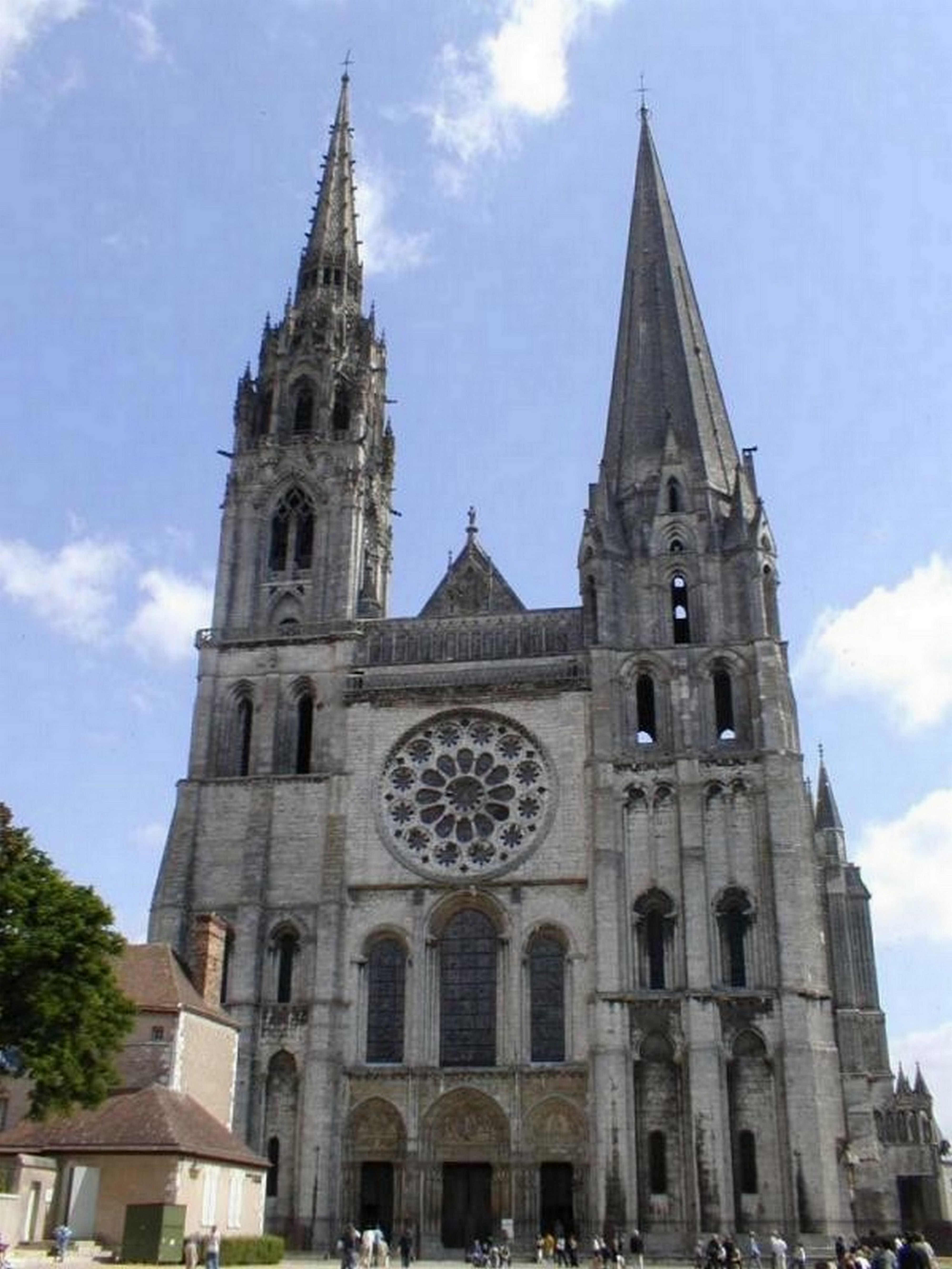 Façade de la Cathédrale - © Office de Tourisme de ChartresFaçade de la Cathédrale - © Office de Tourisme de Chartres
