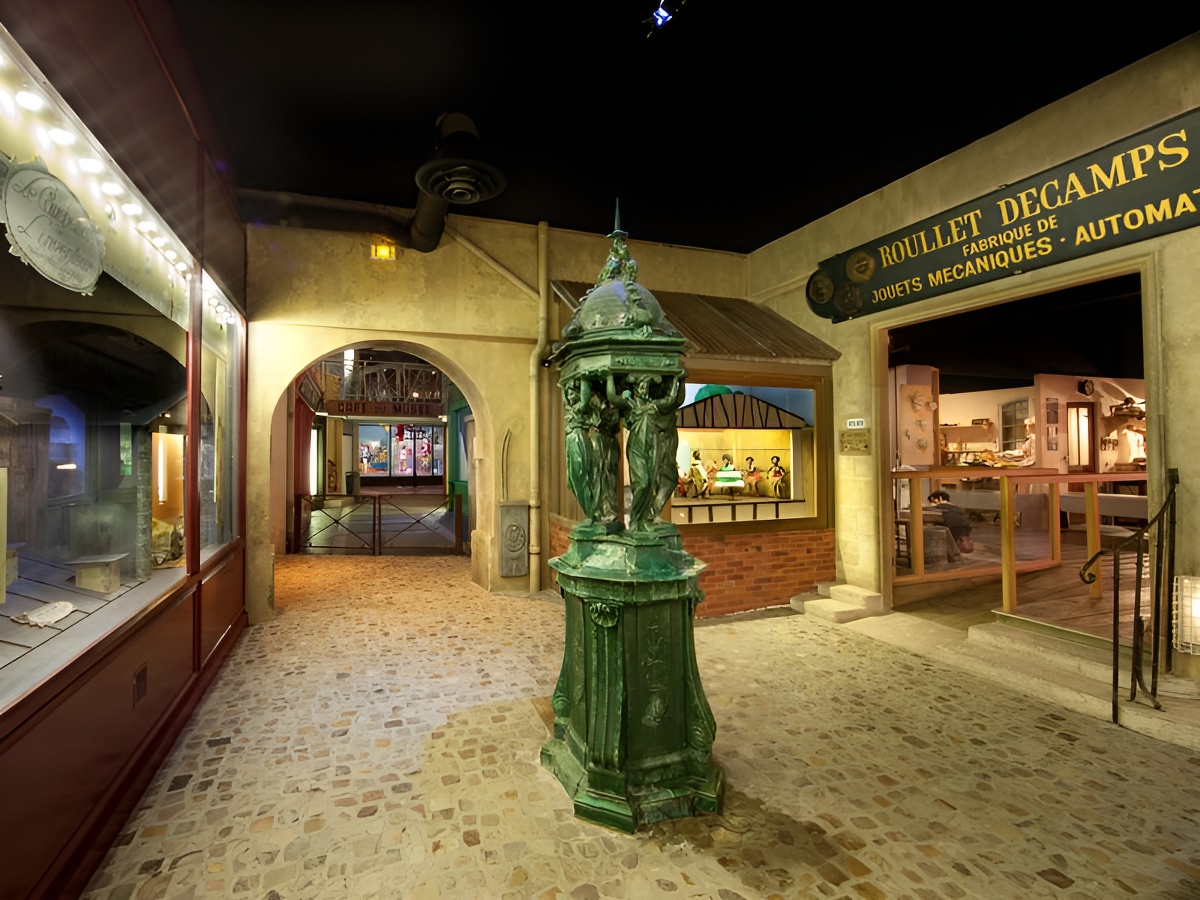 Musée des Automates de FalaiseFontaine Wallace