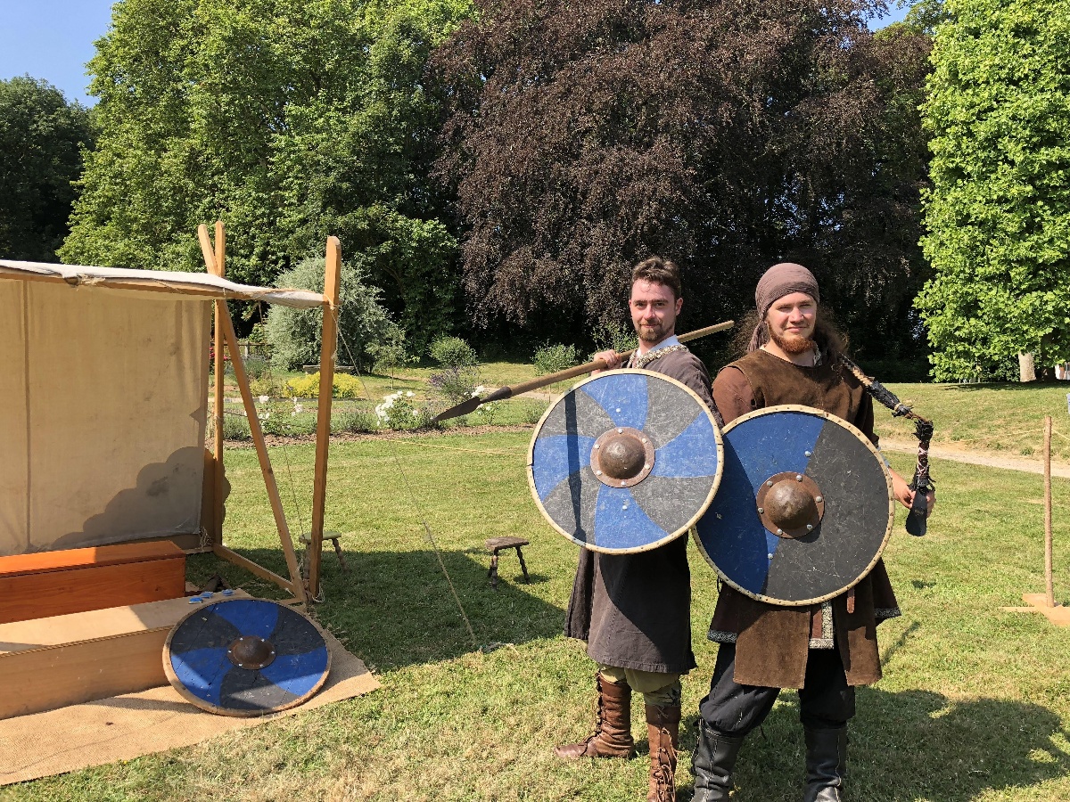 MATHILDE LELANDAISFESTIVAL-DES-JEUX-FETE-MEDIEVALE-CHATEAU-FONTAINE-HENRY-GUERRIER
