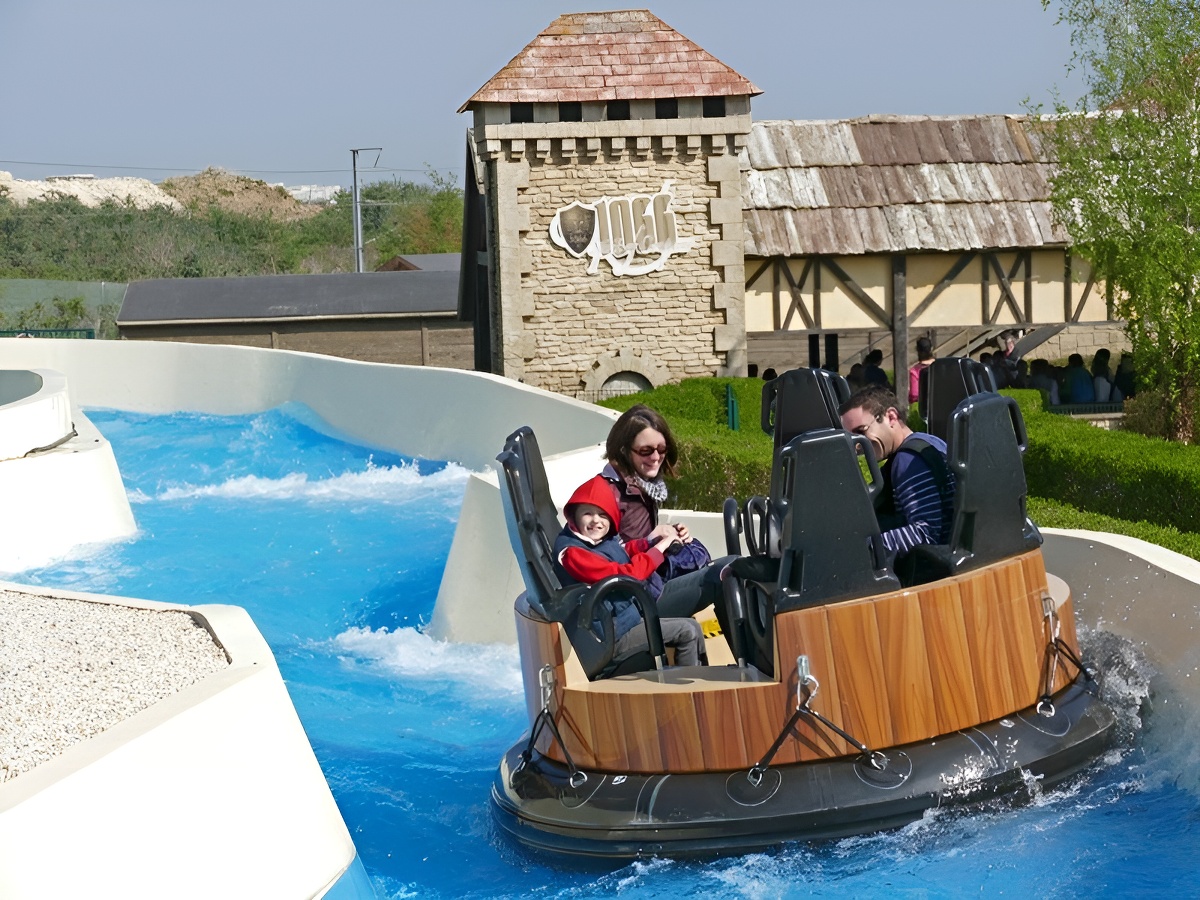 FestylandFestyland, Bretteville-sur-Odon, Kaskade