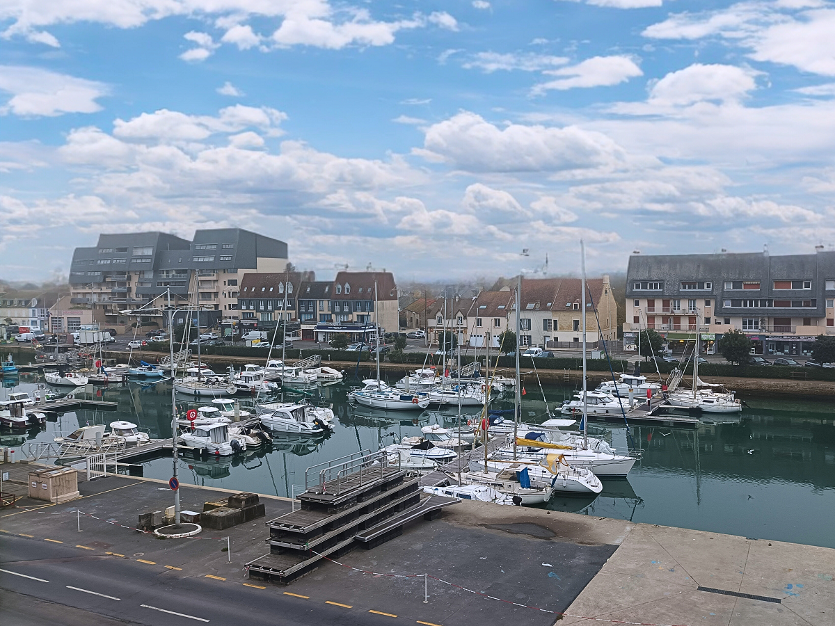 Claire Salmeron TendronGeffroy-Yvan-Vue port