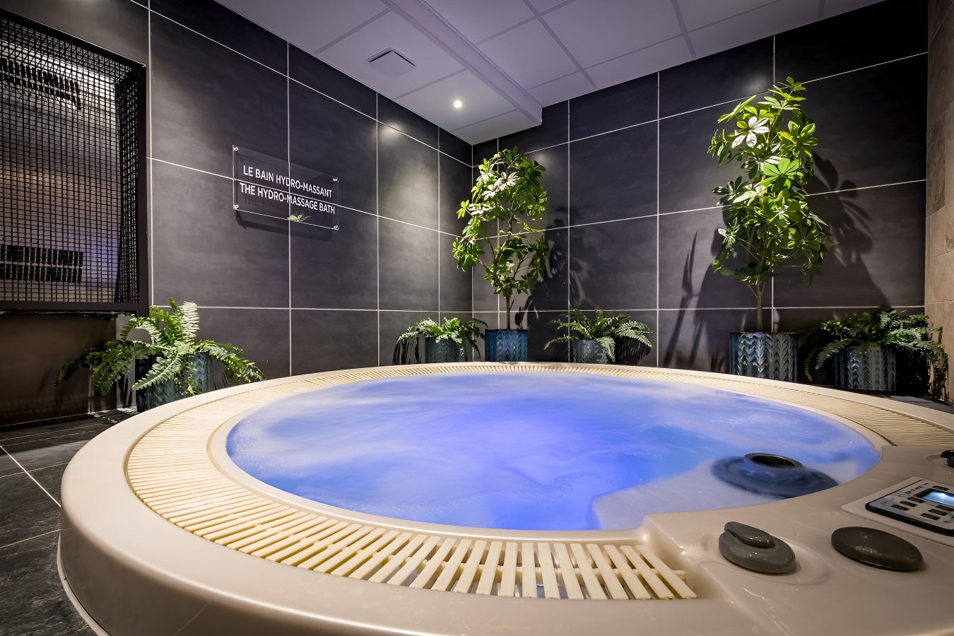 BIM MEDIASJaccuzi