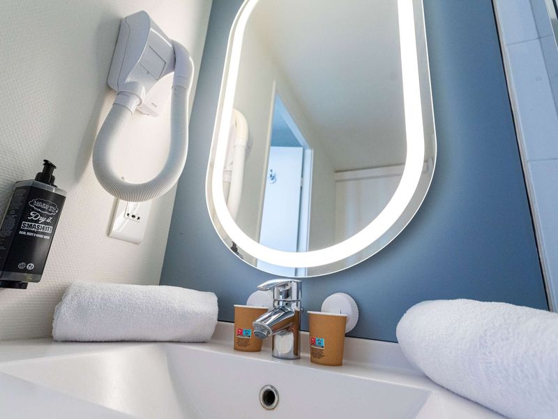 PROPRIETAIREgranville-ibis-granville-port-de-plaisance-1