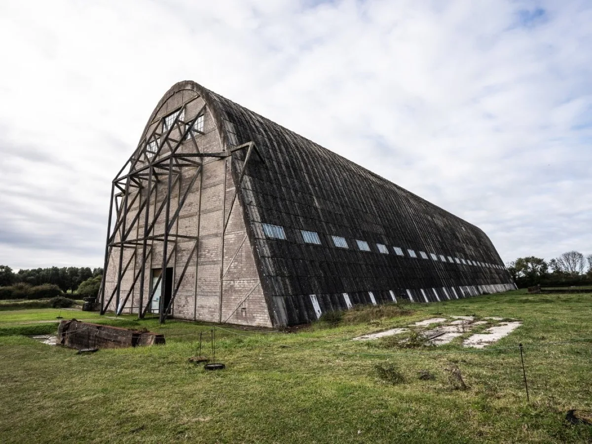 HANGAR_à_DIRIGEABLES_d'ECAUSSEVILLE