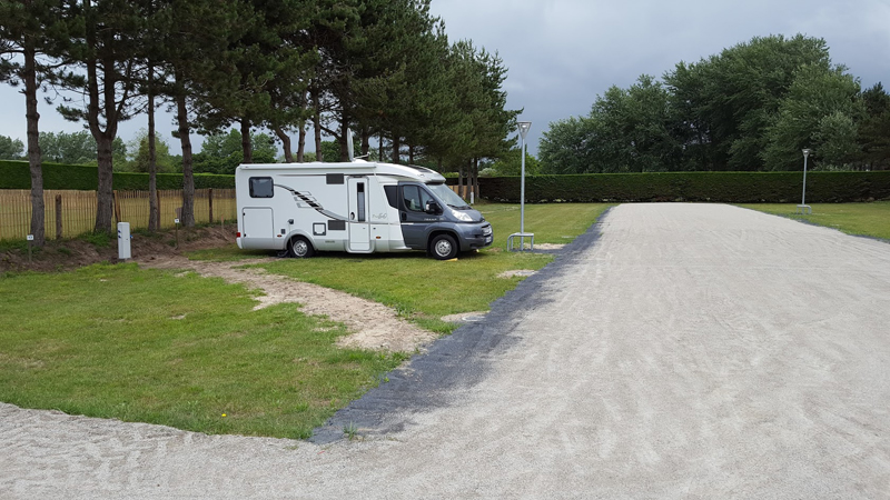 PROPRIETAIREHauteville-sur-Mer_aire camping-car Le Sud_2