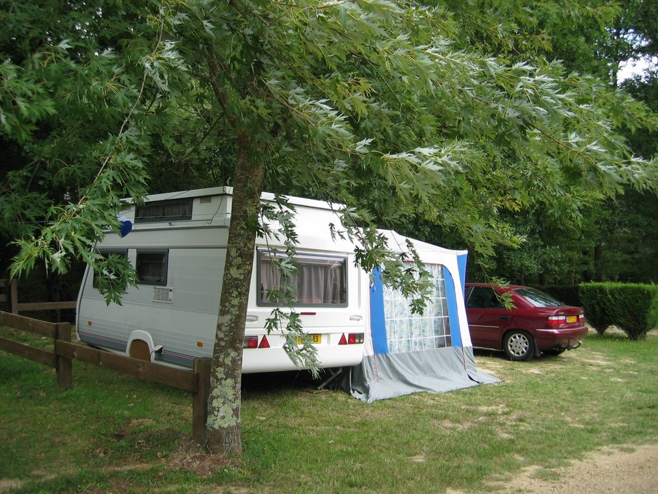 ©la cheneraieHébergement - Camping - La Chêneraie - Gabarret - Caravane