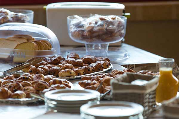 Aliotelhotel_aliotel_petit_dejeuner