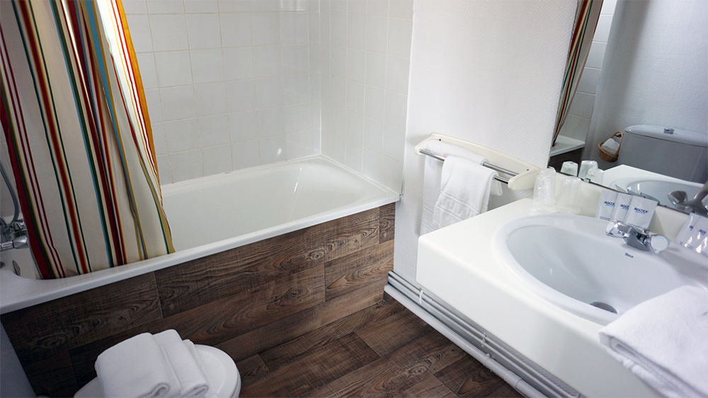 hotel atlantidehotel-atlantide-bisca-bain