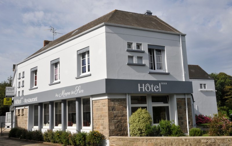 PROPRIETAIREHotel-Au-Moyne-de-Saire-Reville (2)