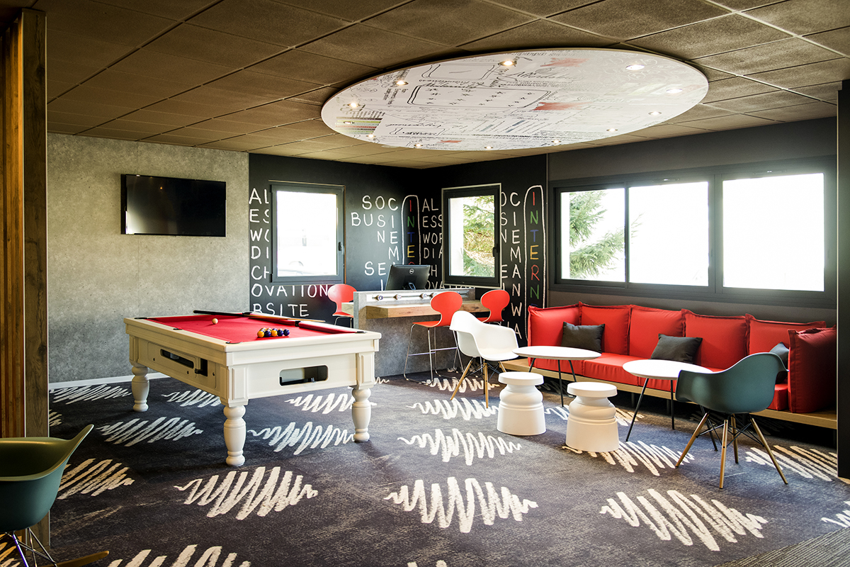 PROPRIETAIREhotel-ibis-avranches-mont-saint-michel-Salon