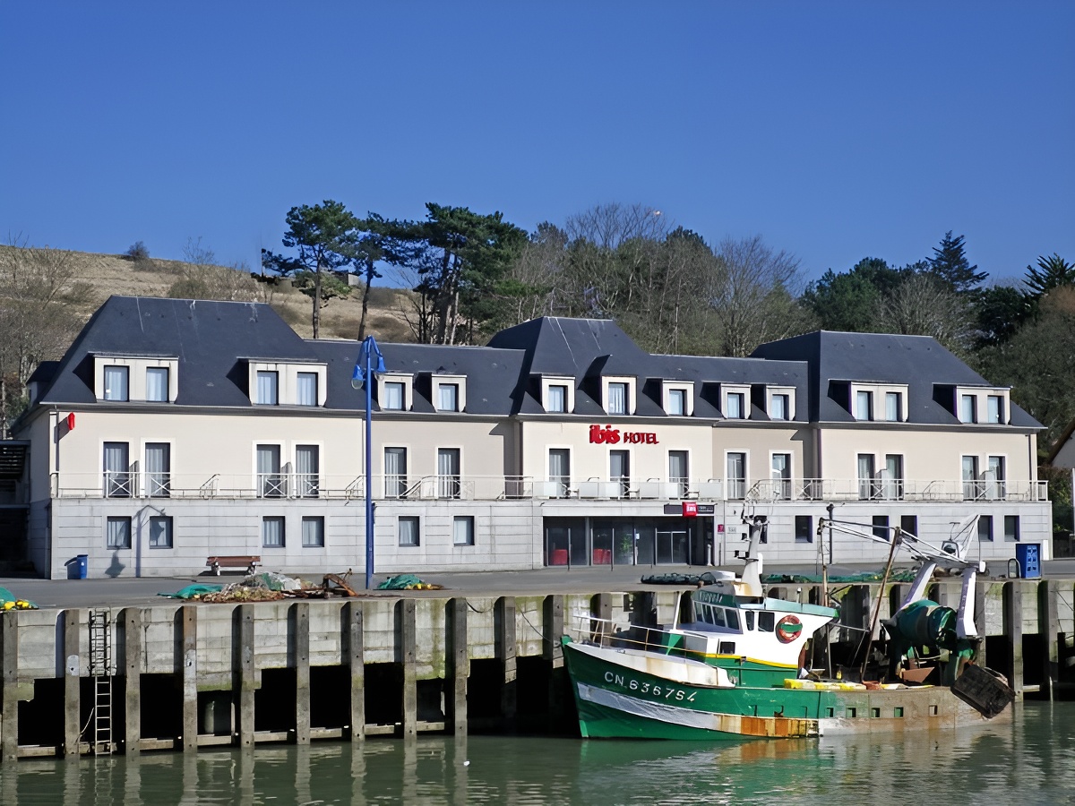 Hotel Ibis Port-en-BessinHotel Ibis à Port-en-Bessin
