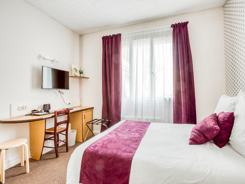 La Coupe d'Or LisieuxHotel-La-Coupe-dOr-Lisieux-chambre-double