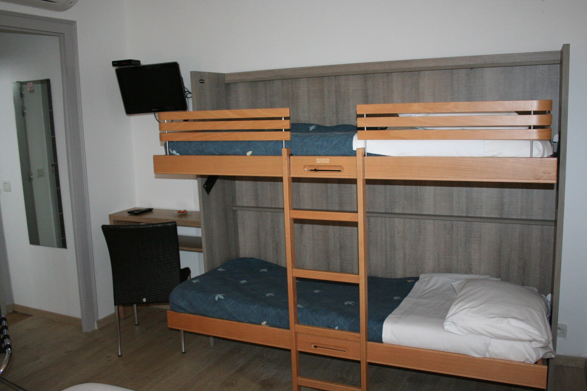 hotel-les-italienshotel-les-italiens-3