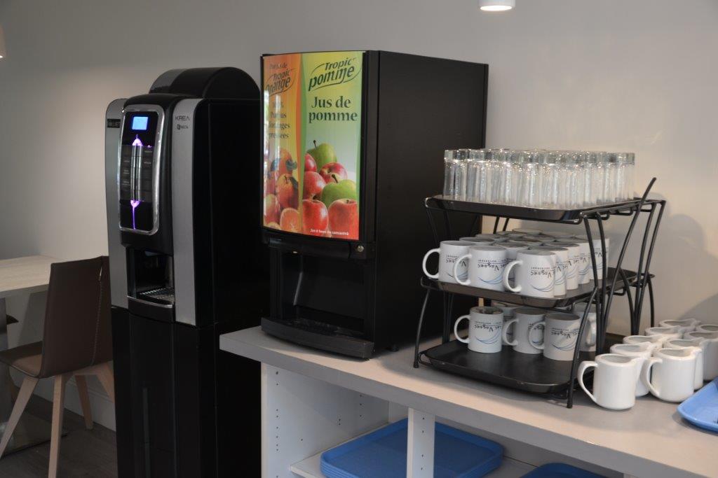 les vagueshotel-les-vagues-buffet-petit-dejeuner-2