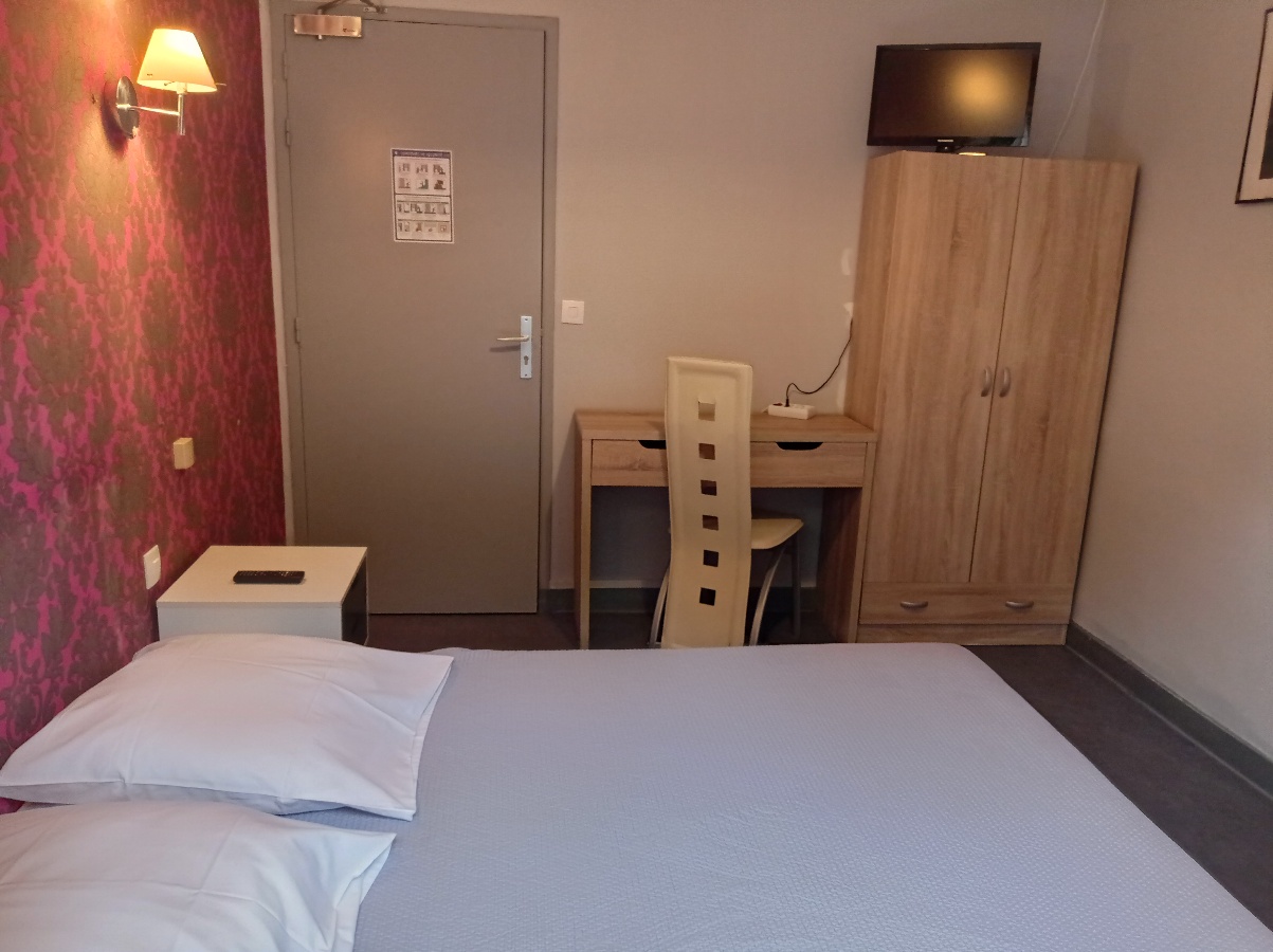 B. Levavasseurhotel-moderne-vire-normandie-chambre 6-3