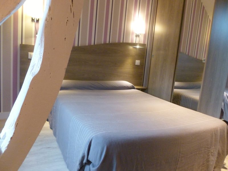 © orne tourismeHotel-sophie-chambre-briouze