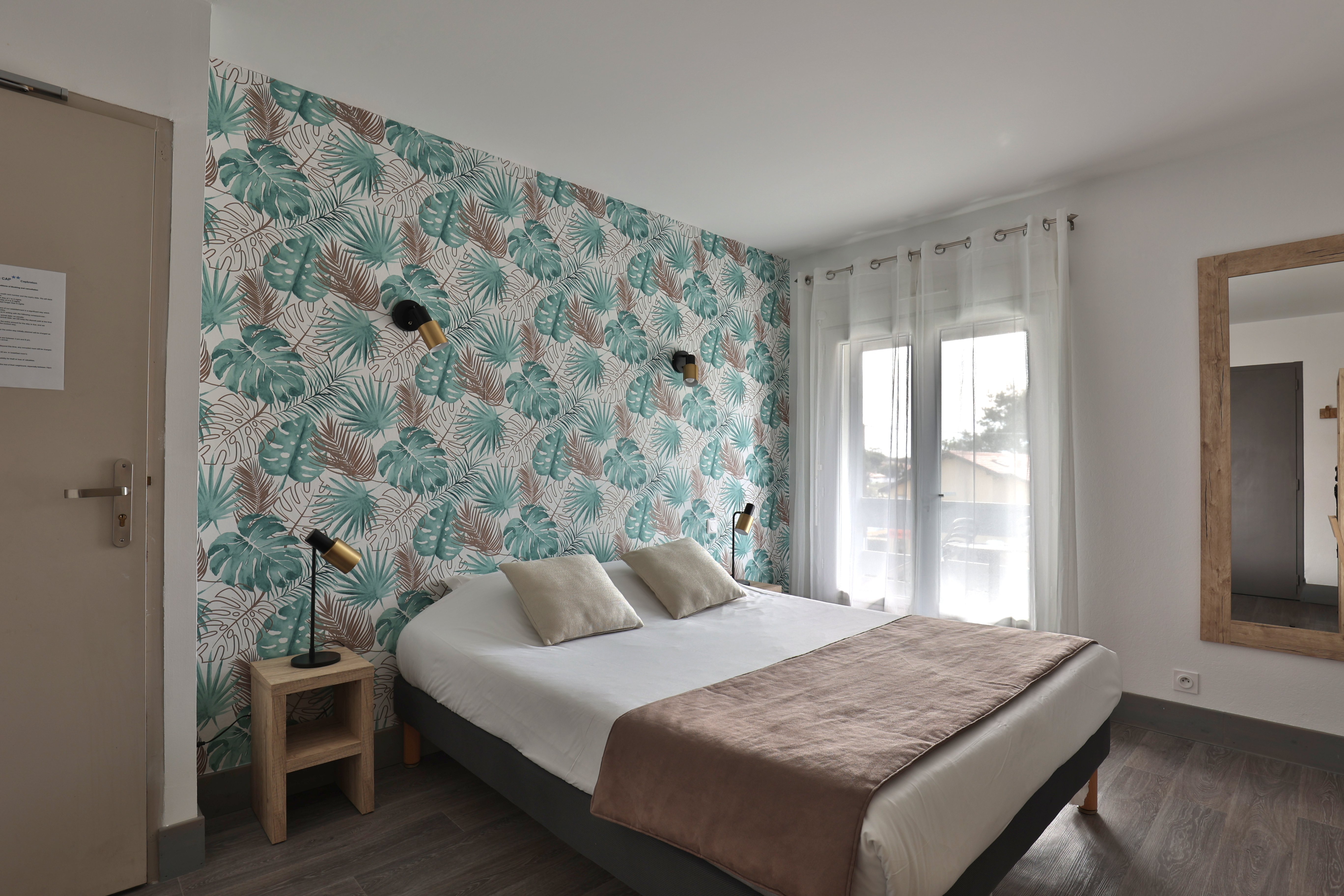 HOTEL DU CAP CAPBRETONhotelducap-chambre-double-avec-balcon-vue-jardin-1