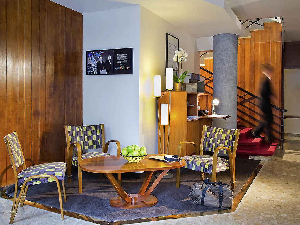 Salon ibis style