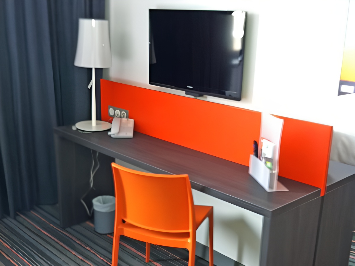 Ibis Styles Caen Centre GareIbis Styles Caen - bureau