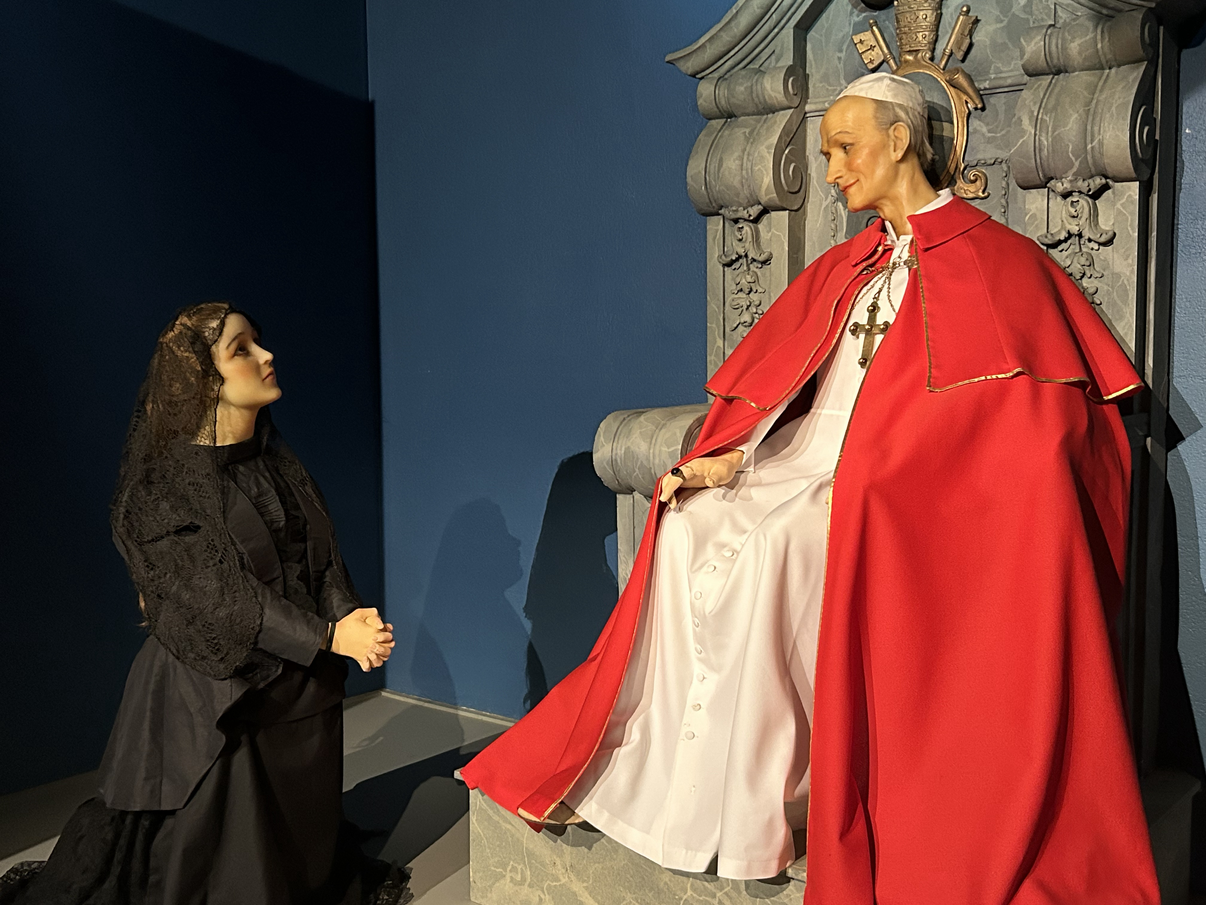 Sanctuaire Sainte-Thérèse de LisieuxMusée de Cire Sainte-Thérèse