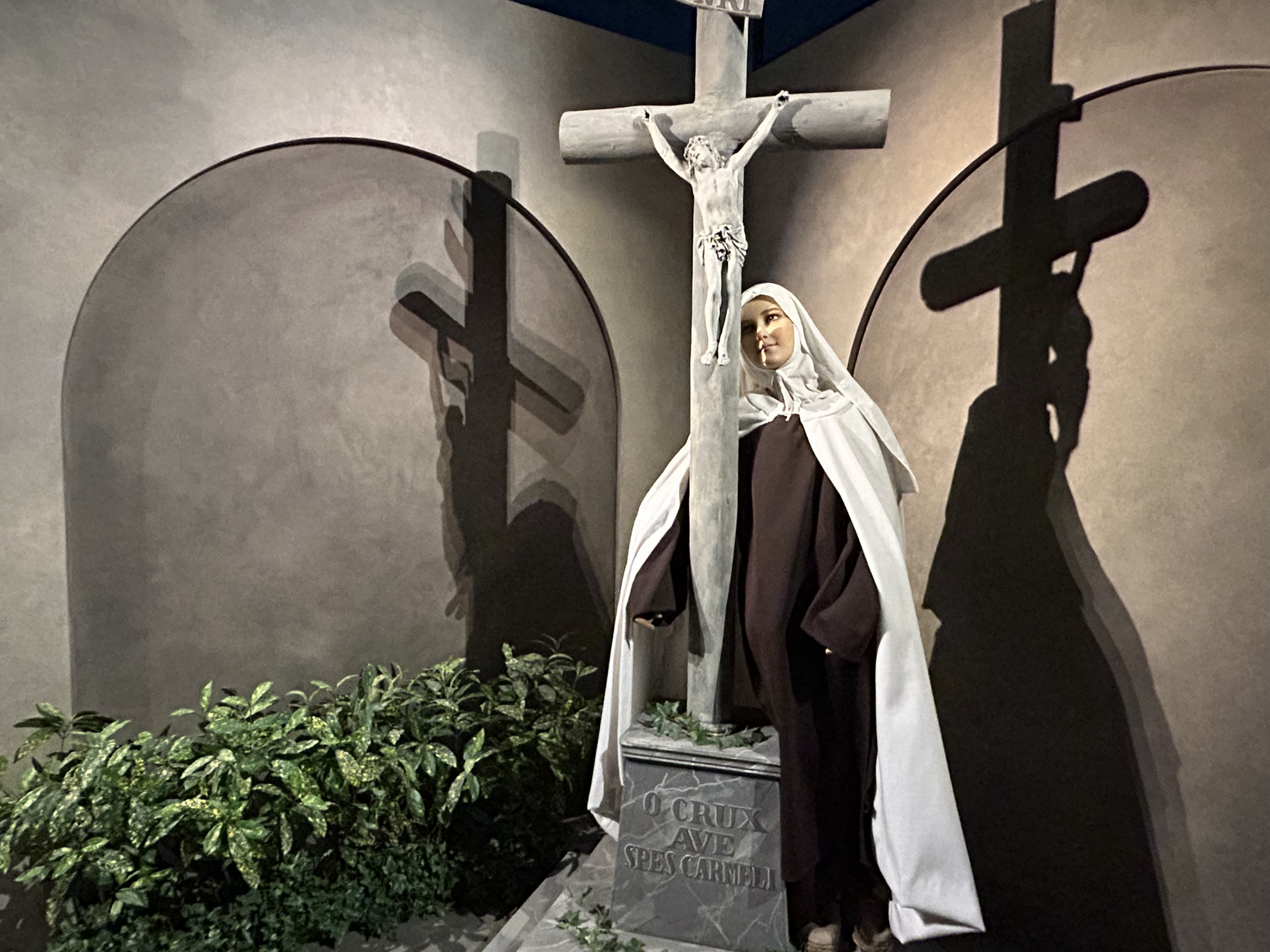 Sanctuaire Sainte-Thérèse de LisieuxMusée de Cire Sainte-Thérèse