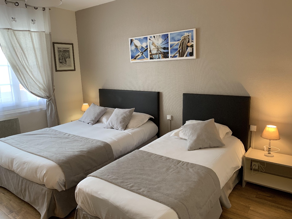 Hotel de la plage - HoulgateChambre triple vue mer