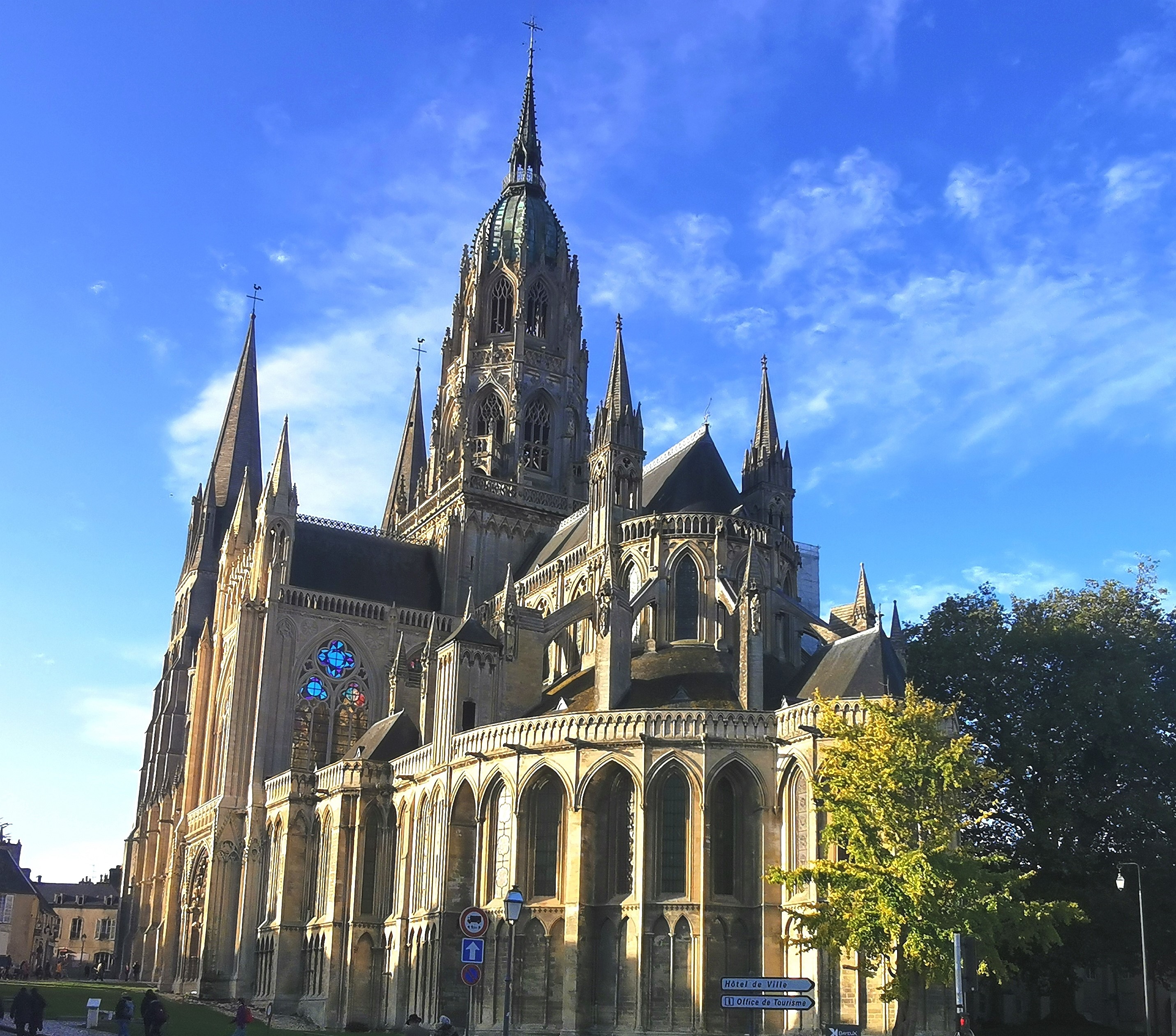 Explore NormandyCathédrale de Bayeux