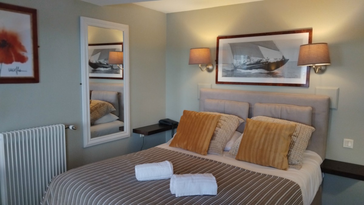 PROPRIETAIREcherbourg-hotel-restaurant-la-régence-2
