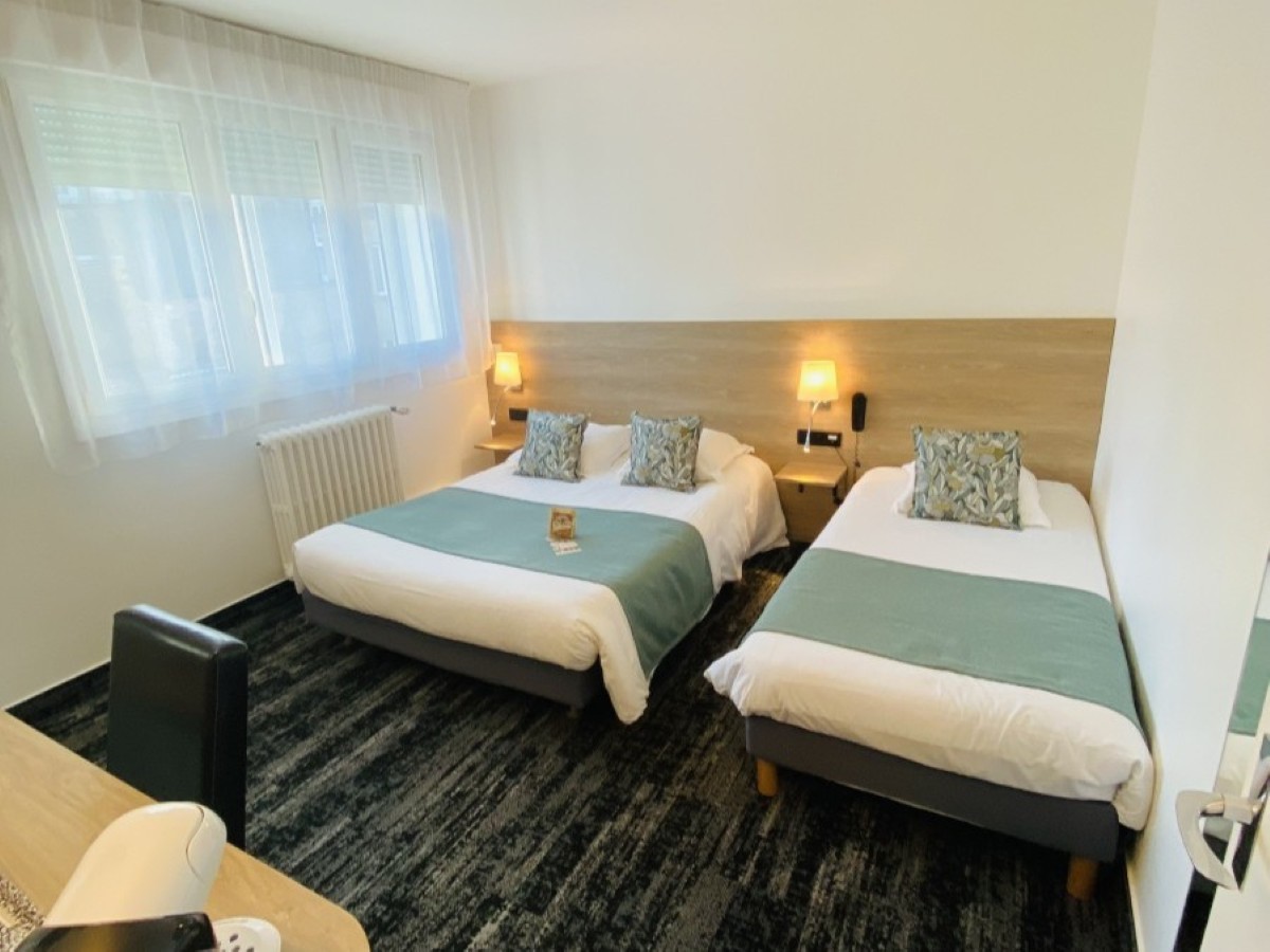 PROPRIETAIREhotel-le-louvre-cherbourg-cotentin-4