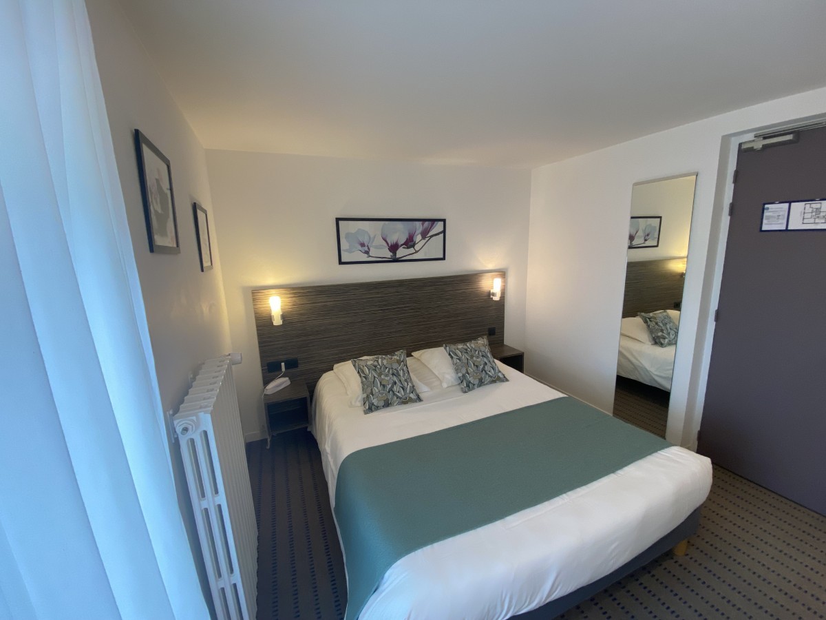 PROPRIETAIREhotel-le-louvre-cherbourg-cotentin-10
