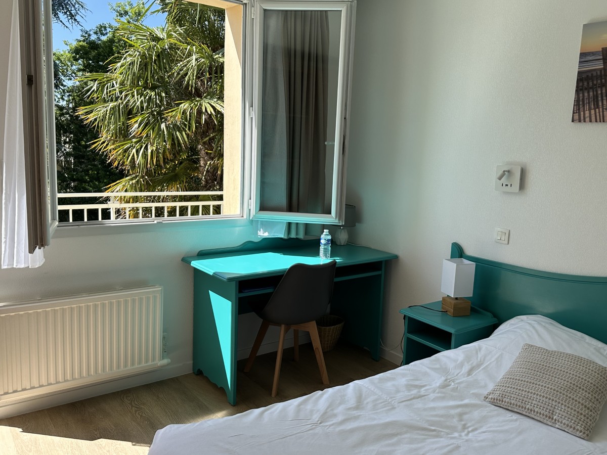 PROPRIETAIREquettehou-Hôtel-La-Demeure-du-Perron-3