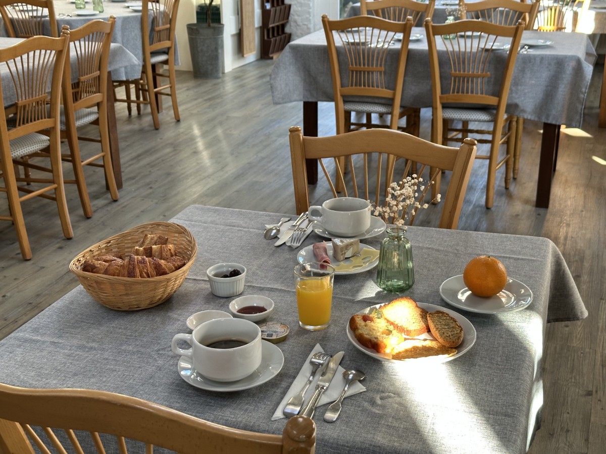 PROPRIETAIREquettehou-Hôtel-La-Demeure-du-Perron-5