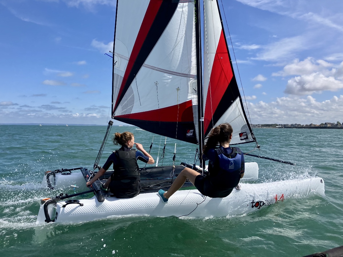 VDNcatamaran-topaz14-voiles-de-nacre