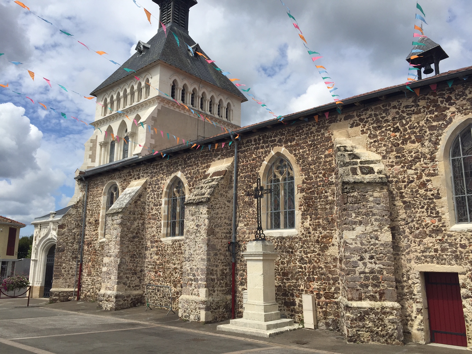 marie francoise nadauEglise de Parentis en Born