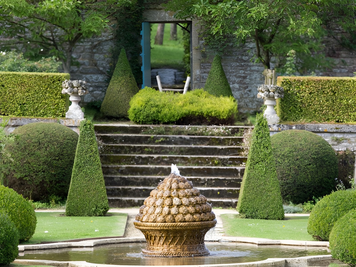 Les jardins du château de Brécy par A Guerin Lithosphere Calvados TourismeJARDIN-CHATEAU-BRECY-AGUERI