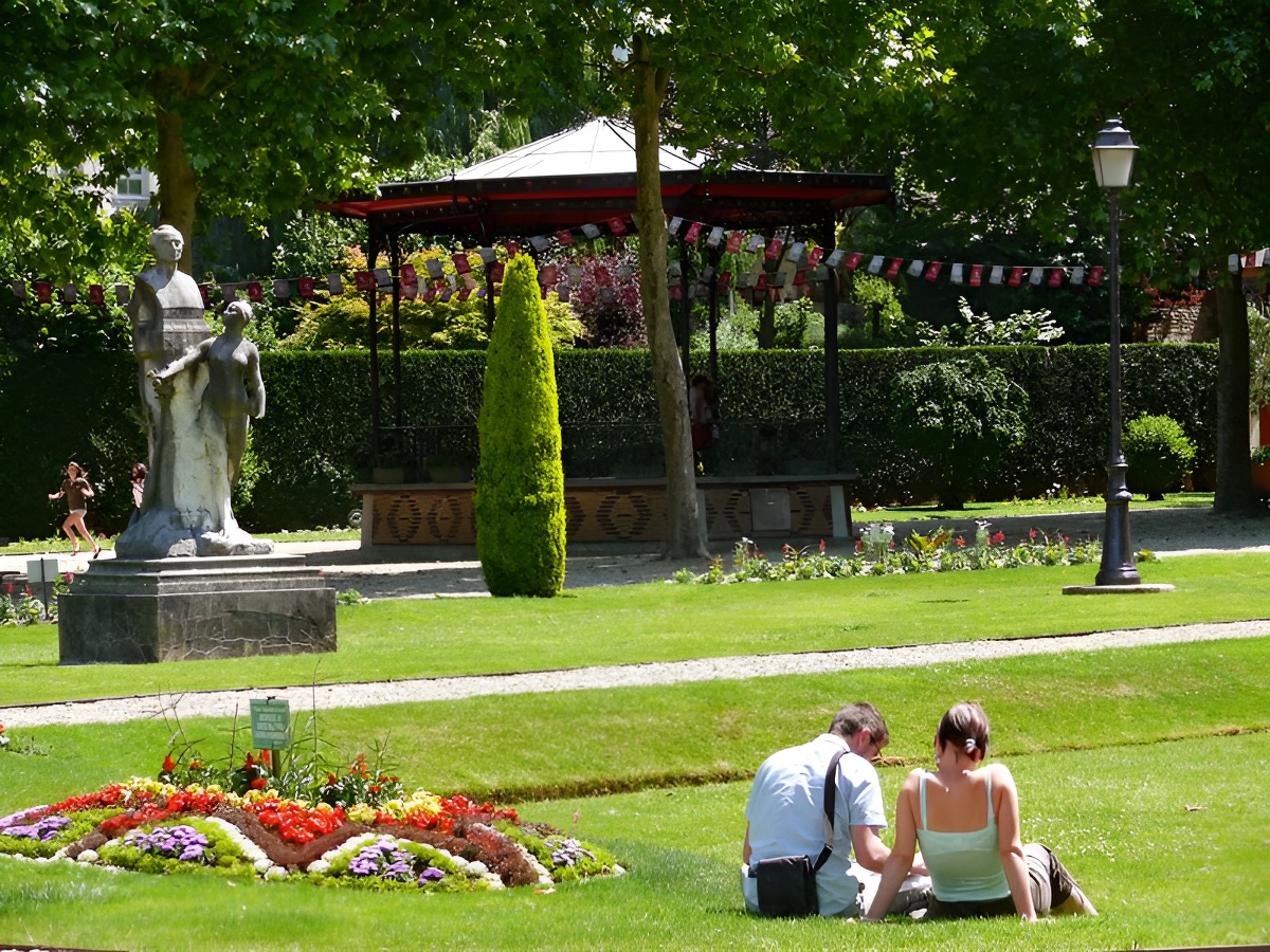 Calvados TourismeJardin de l'Evêché - Lisieux