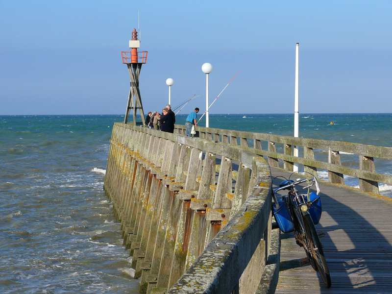 Calvados tourismeLa-jetee-de-Courseulles-sur-Mer