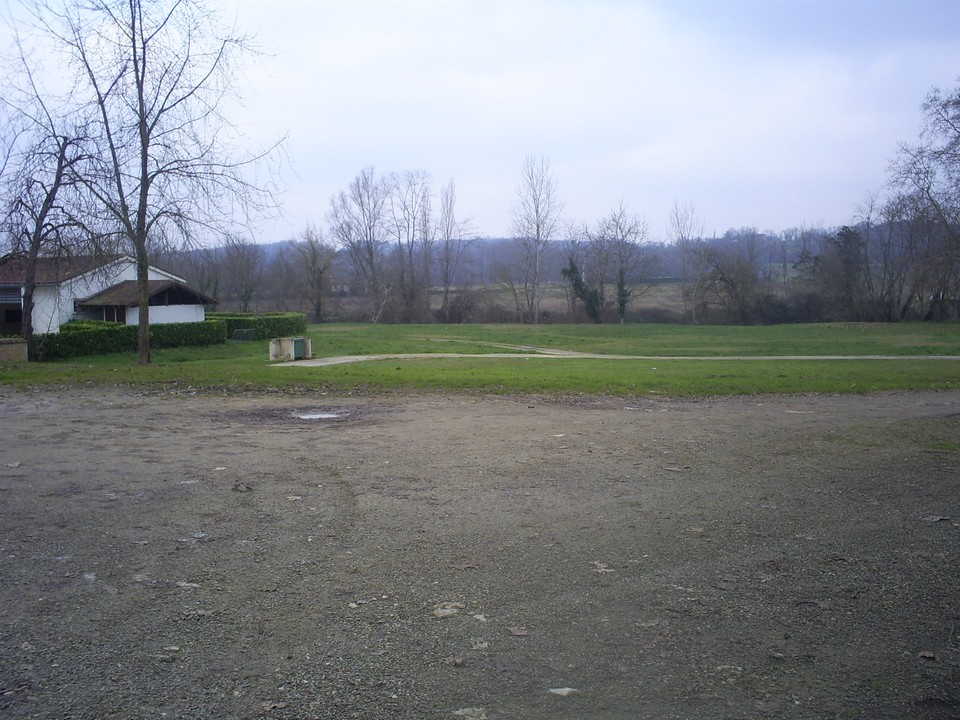 ©OT Landes d'ArmagnacLabastide d'Armagnac - Aire de service cpg-cars (2)